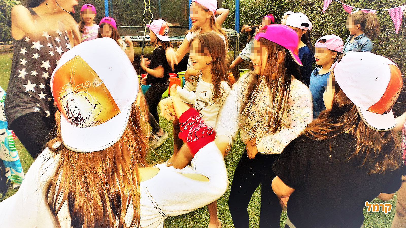 רוקדות עם רוני - 073-7025425