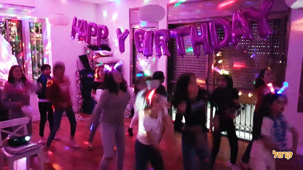 רוקדות עם רוני - 073-7025425