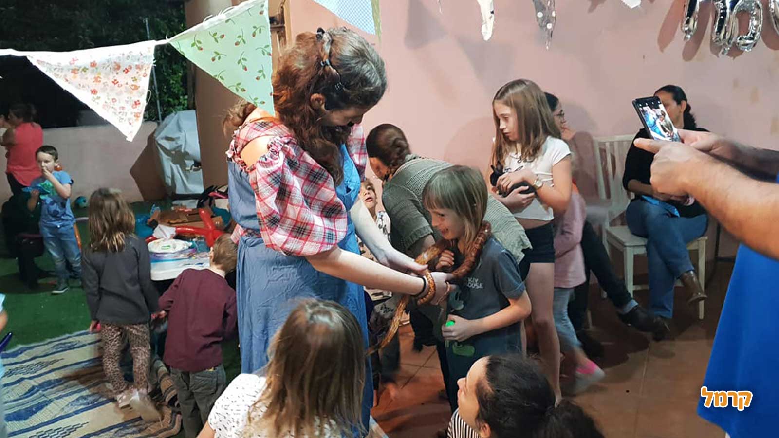 מופע חיות עם מיטול - 073-7813493