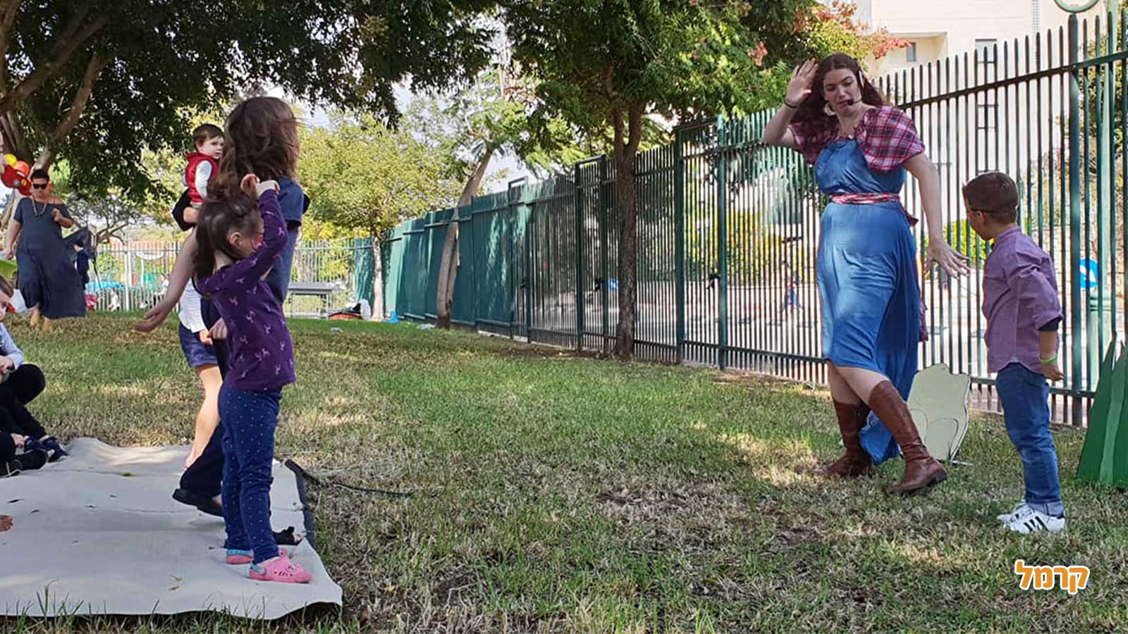 מופע חיות עם מיטול - 073-7813493