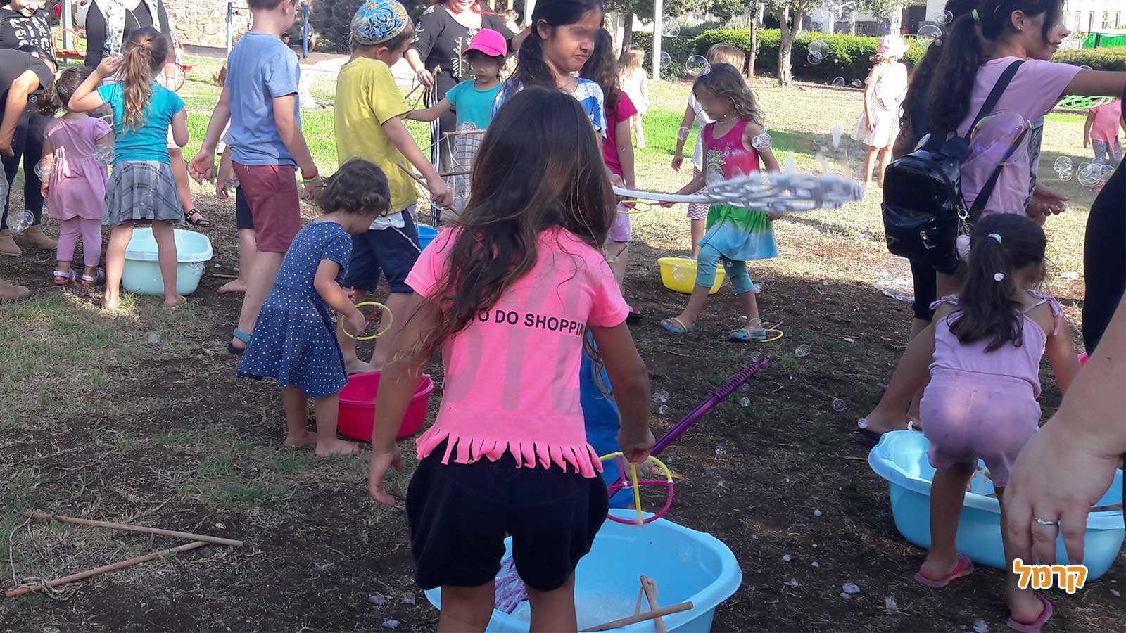 חגיגת ג'אגלינג ולהטוטים מדליקה - 073-7025728