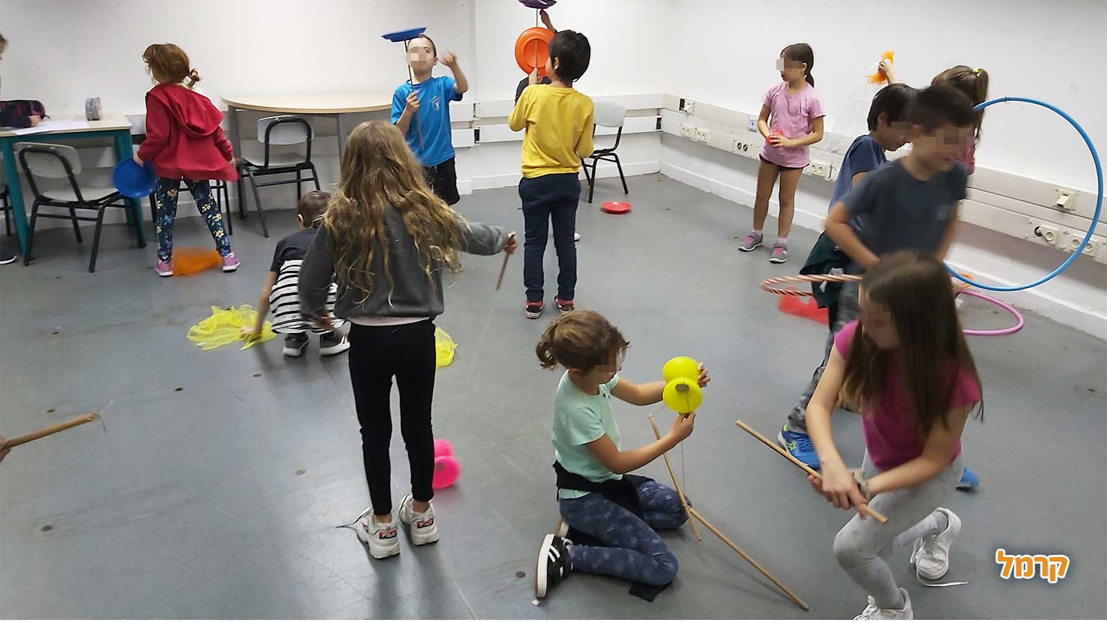חגיגת ג'אגלינג ולהטוטים מדליקה - 073-7025728