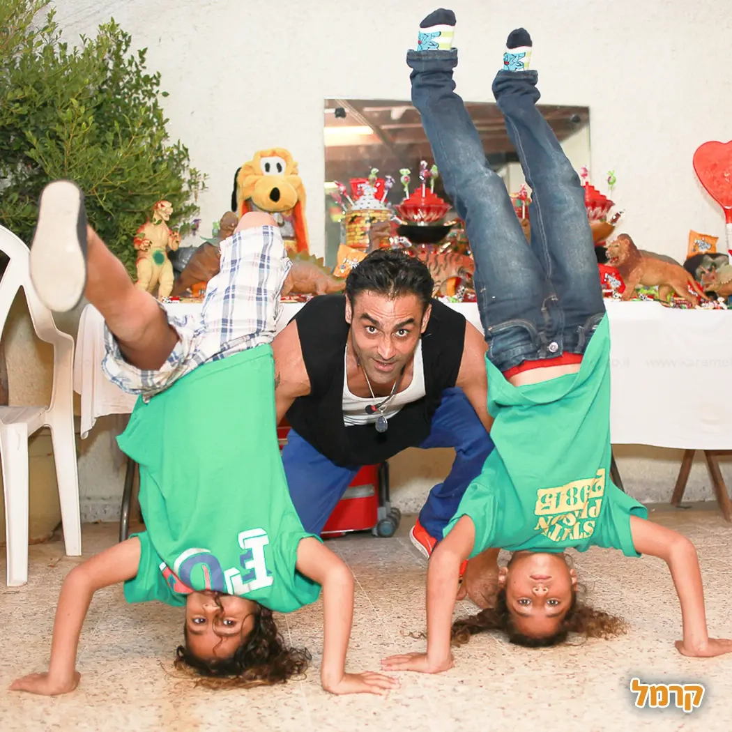 יובלדת - סטנדאפ וקיוסק הממתקים - 073-7576368