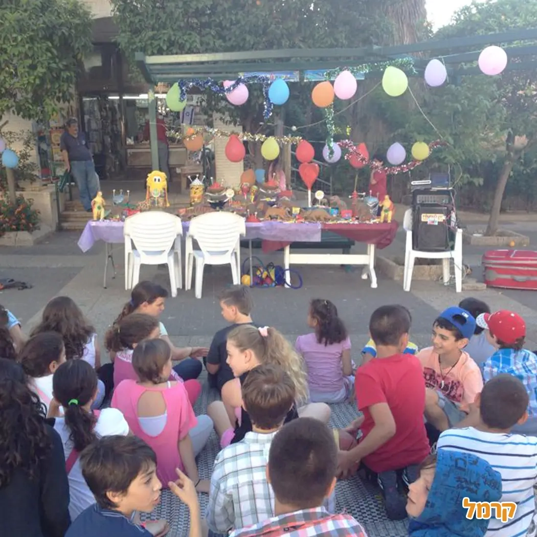 יובלדת - סטנדאפ וקיוסק הממתקים - 073-7576368