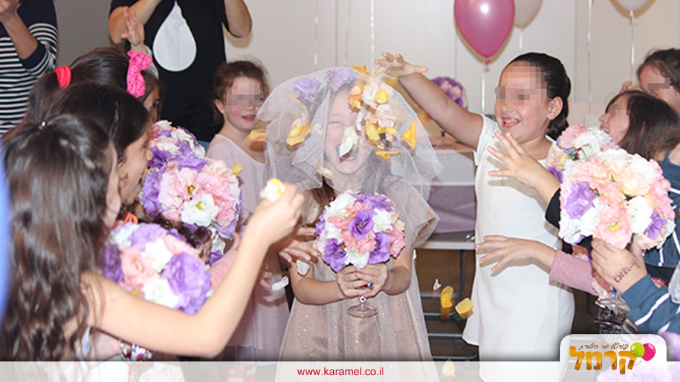 שמח בפרח - יום הולדת מלא פרחים - 073-7828088