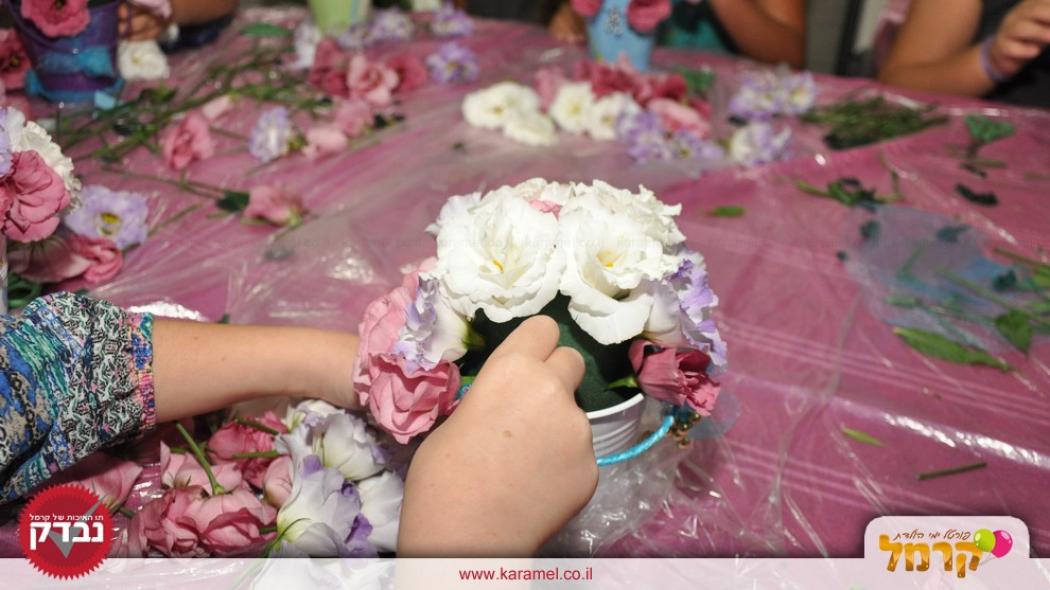 שמח בפרח - יום הולדת מלא פרחים - 073-7828088