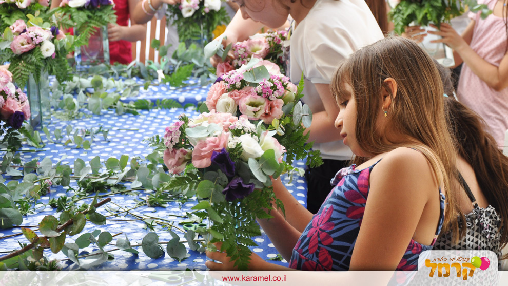 שמח בפרח - יום הולדת מלא פרחים - 073-7828088