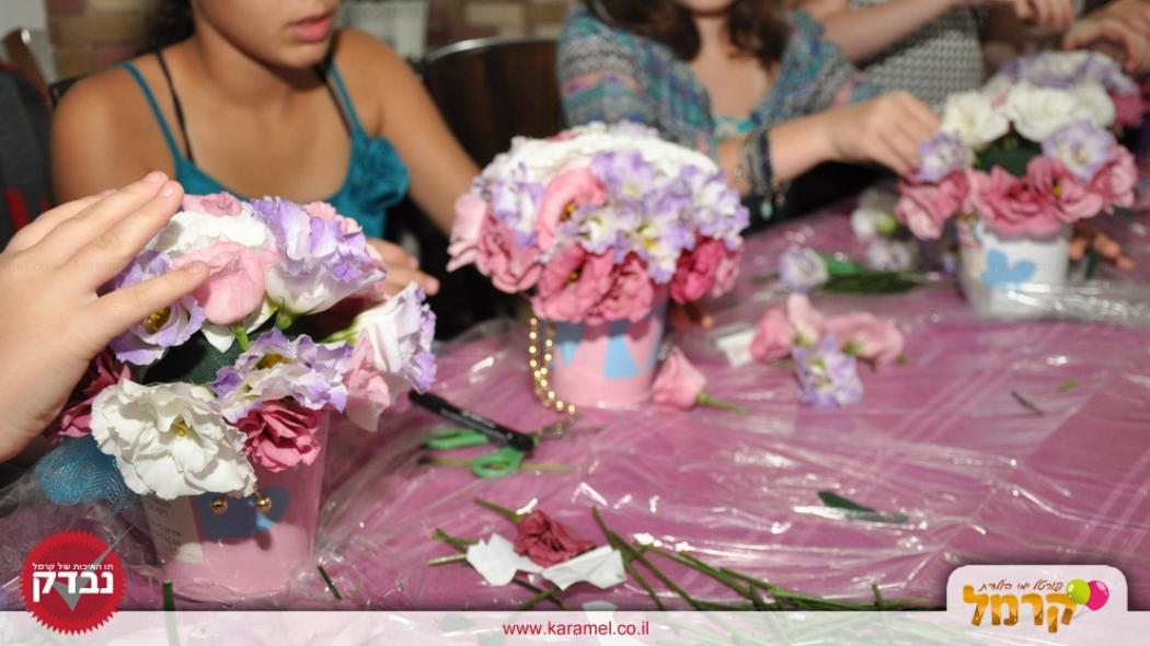 שמח בפרח - יום הולדת מלא פרחים - 073-7828088
