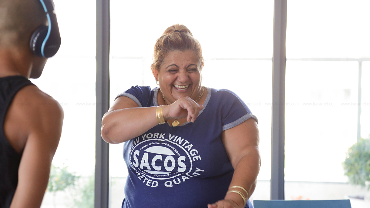 להיקרע מצחוק עם עדי רוזן - 073-7585032