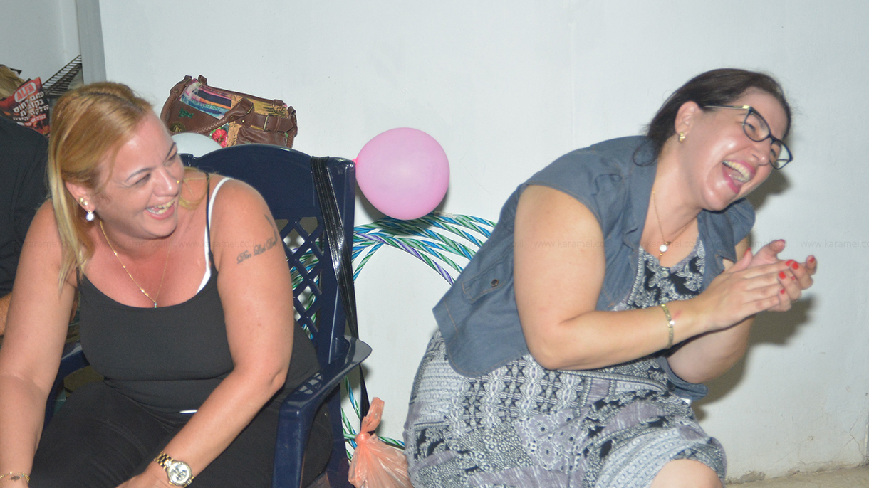 להיקרע מצחוק עם עדי רוזן - 073-7585032