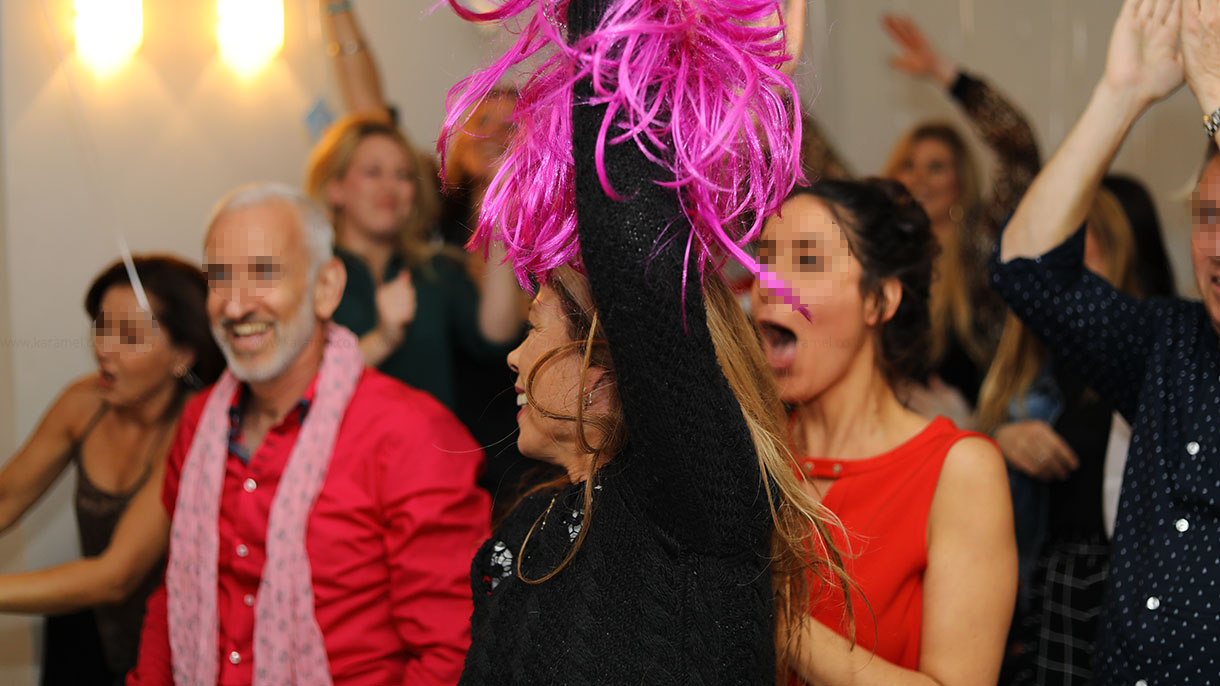 להיקרע מצחוק עם עדי רוזן - 073-7585032